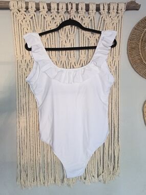 Ruffled Scoop Neck White One-Piece Swimsuit